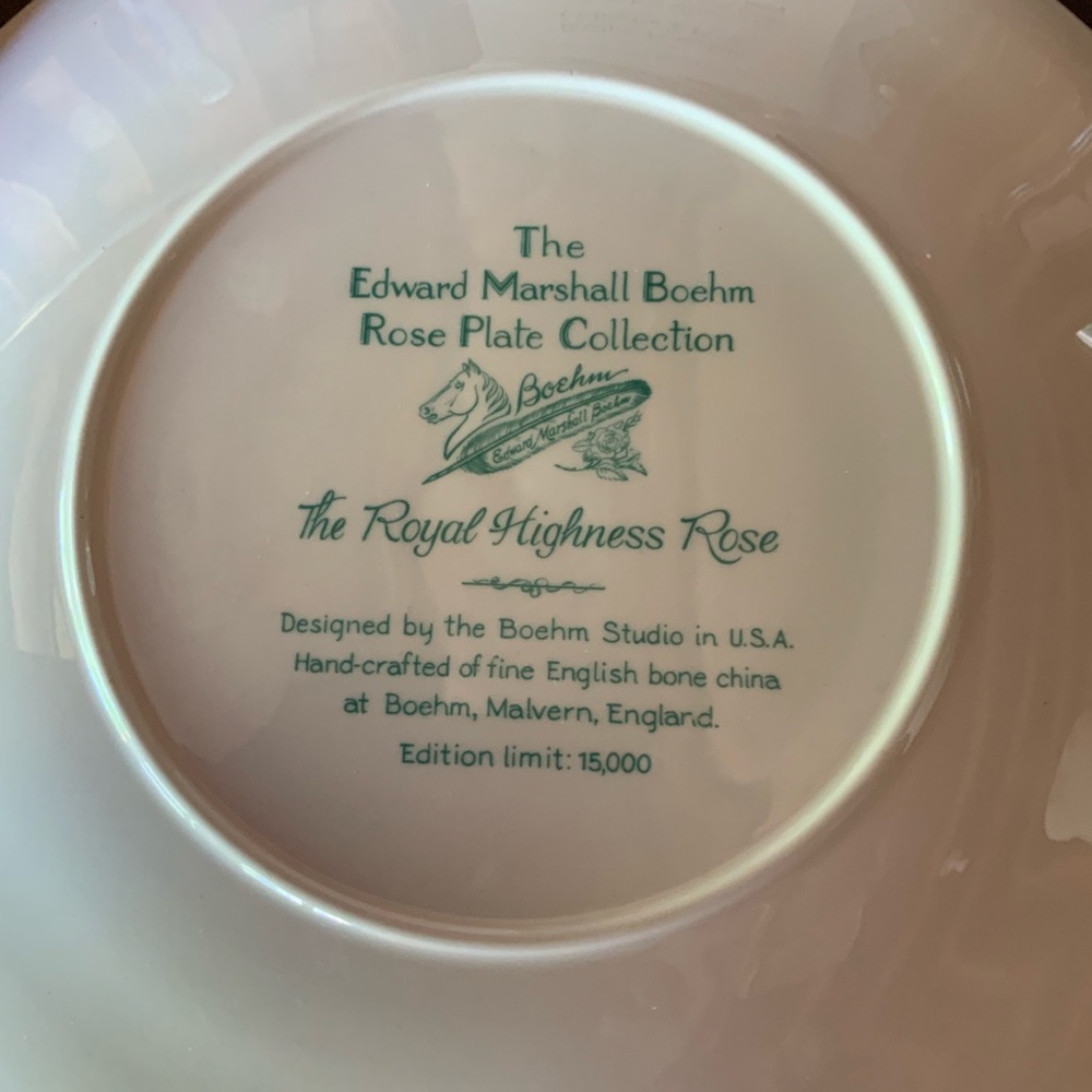 Set of 6 exquisitely designed decorative PLATES
